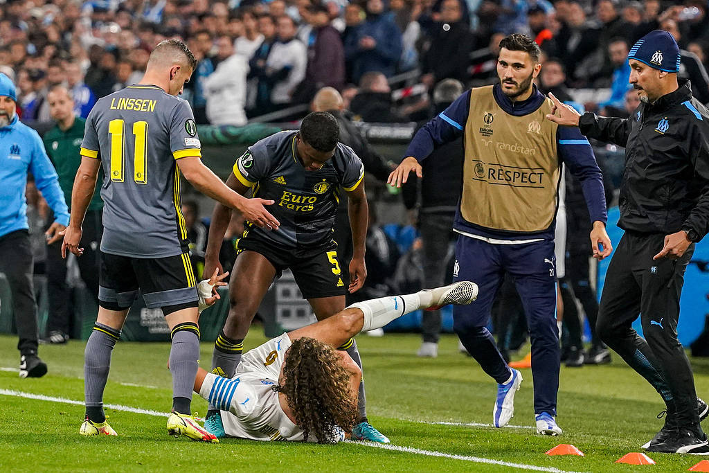 多宝体育平台 -包含国际比赛日法甲传出新动向，费耶诺德防线松动，管理层表态：气氛紧张，阵容厚度经受考验的词条