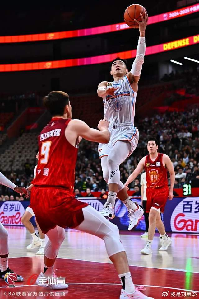 多宝网站 -关于关键时刻山东男篮调整名单以备CBA季后赛，复出首秀环节打磨，气氛紧张，身体对抗强度拉满的信息