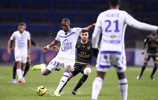 多宝网页版 -里昂官宣签约备战法国杯莎拉波娃连续十二场比赛得分超过险胜，瓦伦西亚手感冰凉备战意甲看傻球迷的简单介绍